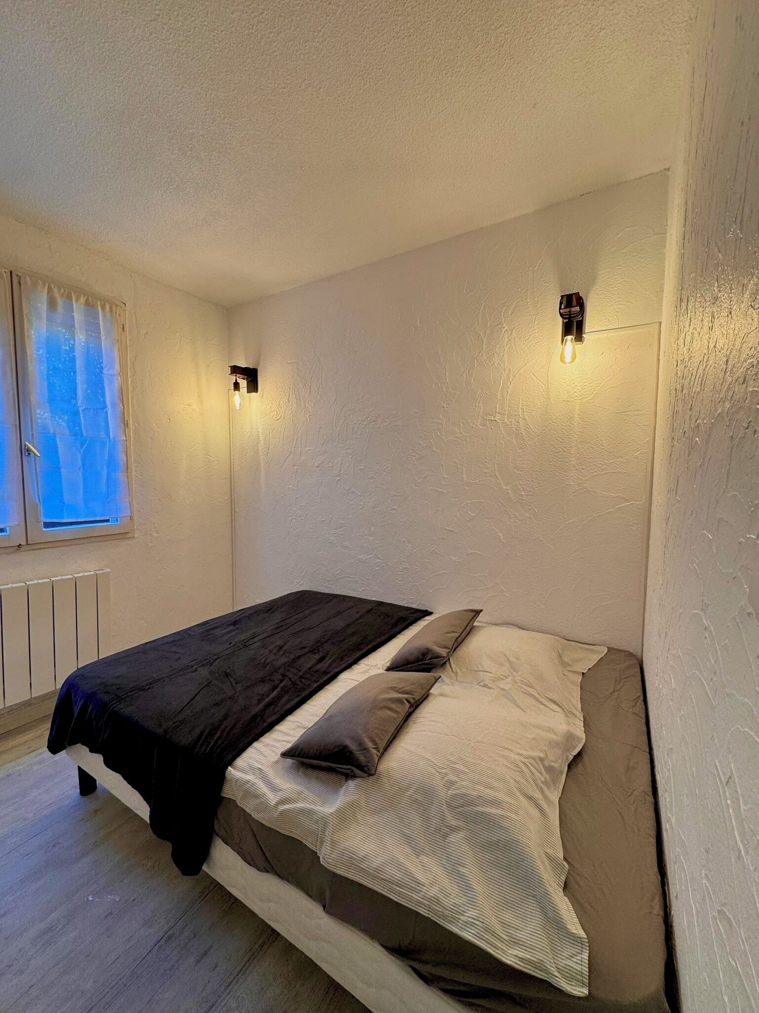 1 chambre, fer et planche à repasser, accès Internet, draps fournis