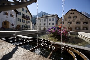 Property grounds - Plavna Apartment 2B: Modern 2 ½-room apartment in a central location with panoramic views (Scuol)