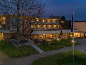 Exterior - Bicycle-Friendly Stay with Breakfast, Free Parking, Near Speelgoedmuseum Roden (Roden)