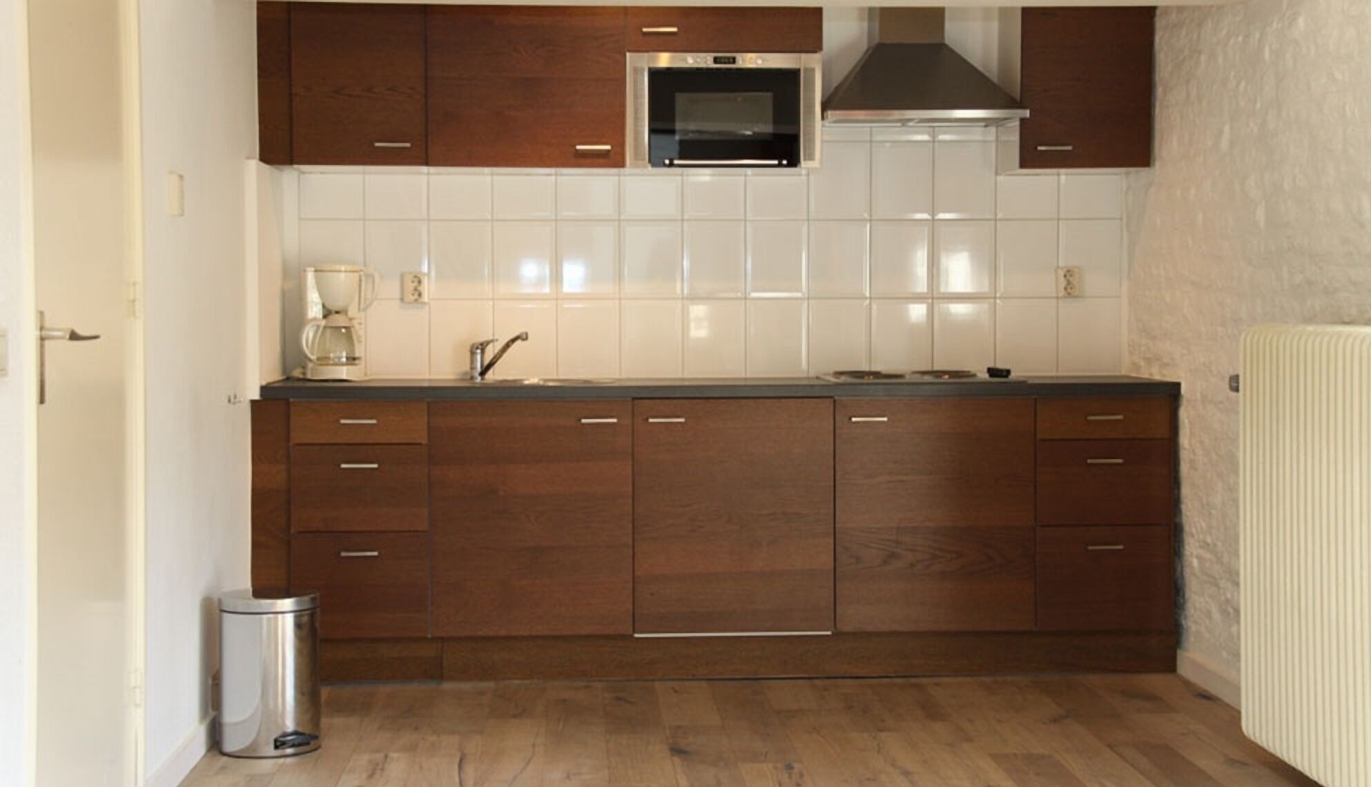 Micro-ondas, cooktop, cafeteira/chaleira