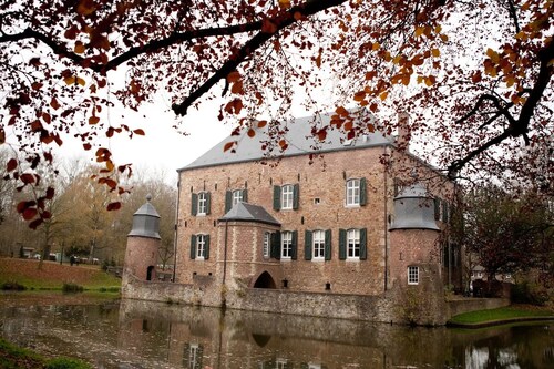 Luxurious Historic Farmhouse Getaway | Free Parking Near Kasteel Hoensbroek