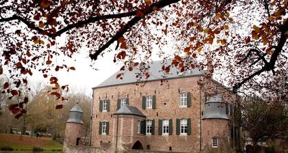 Luxurious Historic Farmhouse Getaway | Free Parking Near Kasteel Hoensbroek