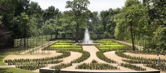 Unwind in Historic Farmhouse Room Near Maastricht City Center