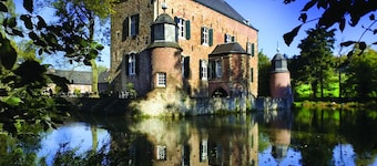 Serene Castle Hideaway | Outdoor Dining & Free Parking | Near GaiaZOO