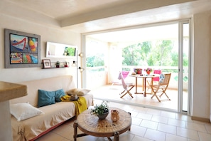 Duplex, Lagoon View, Beachside (6) | Living area | Flat-screen TV