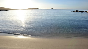 Una playa cerca
