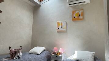 Blackout curtains, iron/ironing board, free WiFi