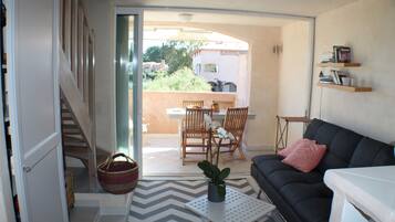 Duplex, Lagoon View (3) | Living area