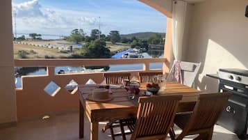 Duplex, Sea View, Beachside (5) | Water view
