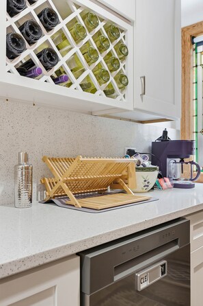 Interior - NEW! Fully Updated Jr. 1 Bed, Steps from Lincoln Park by AllSet Turnover (Chicago)
