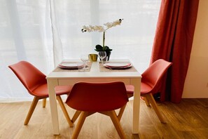 Dining - Scenic Mont-Dore Couple Getaway (Mont-Dore)