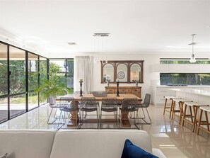 Interior - Ile de Re Generous Garden Home by the Beach (Dunsborough)