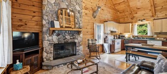 10 Acre County Line Cabin - Private Pond & Firepit