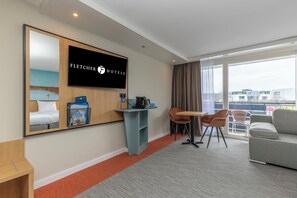 Interior - Lakeside Lodging with Bike Rentals, Canoe Launch and Gourmet Restaurant (Loosdrecht)