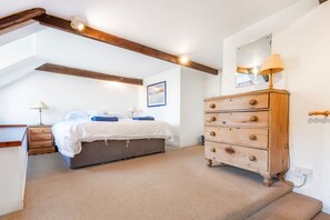 5 bedrooms, iron/ironing board, WiFi, bed sheets - Nelson Lodge - sleeps 11 guests  in 5 bedrooms (Burnham Market)