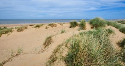 Old Hunny Cottage - sleeps 5 guests in 2 bedrooms