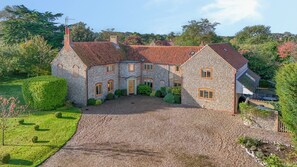Exterior - Orchard House 140 - sleeps 10 guests  in 5 bedrooms (Blakeney)