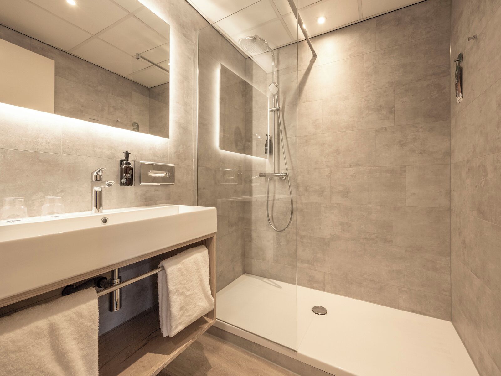 Hair dryer, towels