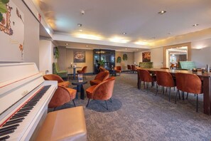 Unclassified image, 4 of 28, button - Relax and Play: Indoor Pool, Cycling Nearby, Game Room & Free Parking (Heelsum)