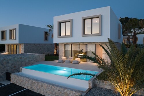 The Palms Resort Villa President One with Pool