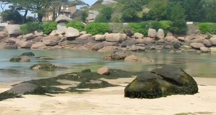 Studio "Ti Maen" with Heated Pool