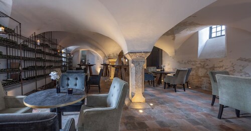 Luxurious Room in Historical Estate – Near Plopsa Indoor Coevorden