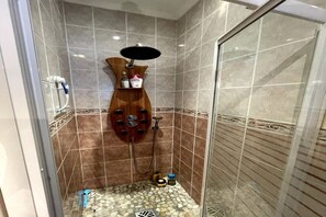 Shower, hair dryer - Stunning Alpine Base near Termal Bath (Mont-Dore)