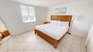 2 bedrooms, iron/ironing board, free WiFi, bed sheets - DP 502A Short Walk to the Beach w/heated pool (Destin)
