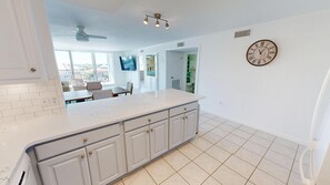 Interior - DP 502A Short Walk to the Beach w/heated pool (Destin)