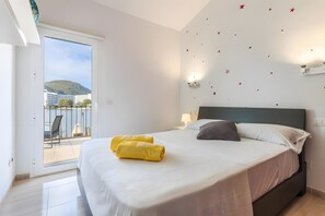 3 bedrooms, iron/ironing board, WiFi, bed sheets - Villa 'Syrah' with Lake View, Wi-Fi and Air Conditioning (Alcúdia)