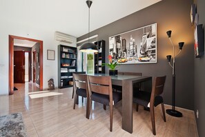Dining - Villa 'Syrah' with Lake View, Wi-Fi and Air Conditioning (Alcúdia)