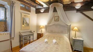 3 chambres, fer et planche Ă repasser, Wi-Fi, draps fournis