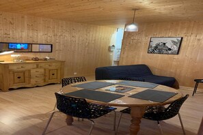 Dining - Comfortable Ski Stay in Mont-Dore (Mont-Dore)