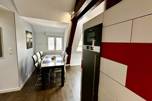 Dining - Bright La Bourboule Stay for 4 (La Bourboule)