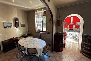 Dining - Garden View Family Stay for 9 (Mont-Dore)