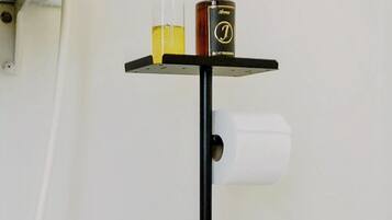 Apartment, 2 Bedrooms, Balcony | Bathroom