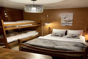 1 Schlafzimmer, Bügeleisen/Bügelbrett, Reisekinderbett