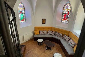 Living area - Unique Renovated Apartment for Couple (Mont-Dore)