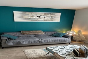 Smart TV - 2-Bedroom Revamped Flat in Auvergne (Mont-Dore)