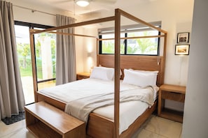 Biệt thự Cao cấp, quang cảnh hồ bơi | Két bảo mật tại phòng, màn/rèm cản sáng, bàn ủi/dụng cụ ủi quần áo 