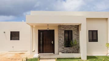 Luxury Villa, Pool View | Exterior detail