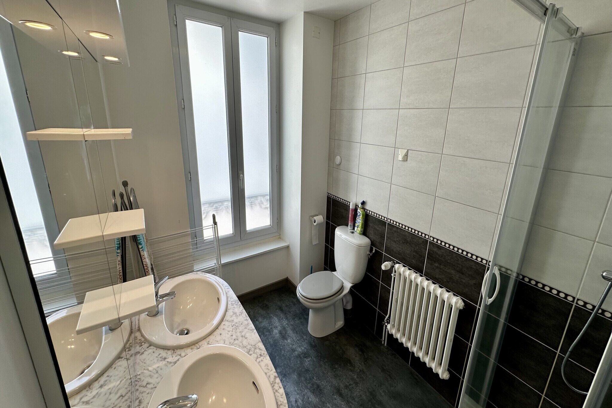 Een douche, een haardroger