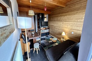 Smart TV - Tranquil Flat for 5 in Murat-le-Quaire (Murat-le-Quaire)