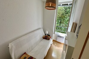 Smart TV - Modern 6-Guest Flat in Mont-Dore (Mont-Dore)