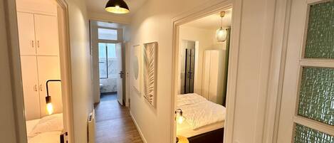 4 habitaciones, tabla de planchar con plancha y wifi gratis