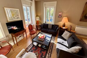 Smart TV - Sunny sanctuary by the town center (Mont-Dore)