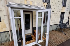 Exterior detail - Stay by the summit path (Mont-Dore)