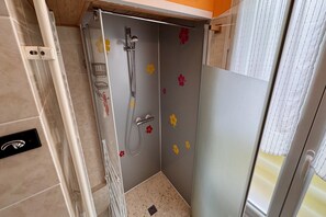 Shower, hair dryer - Romantic Cocoon with Private Garden (Mont-Dore)