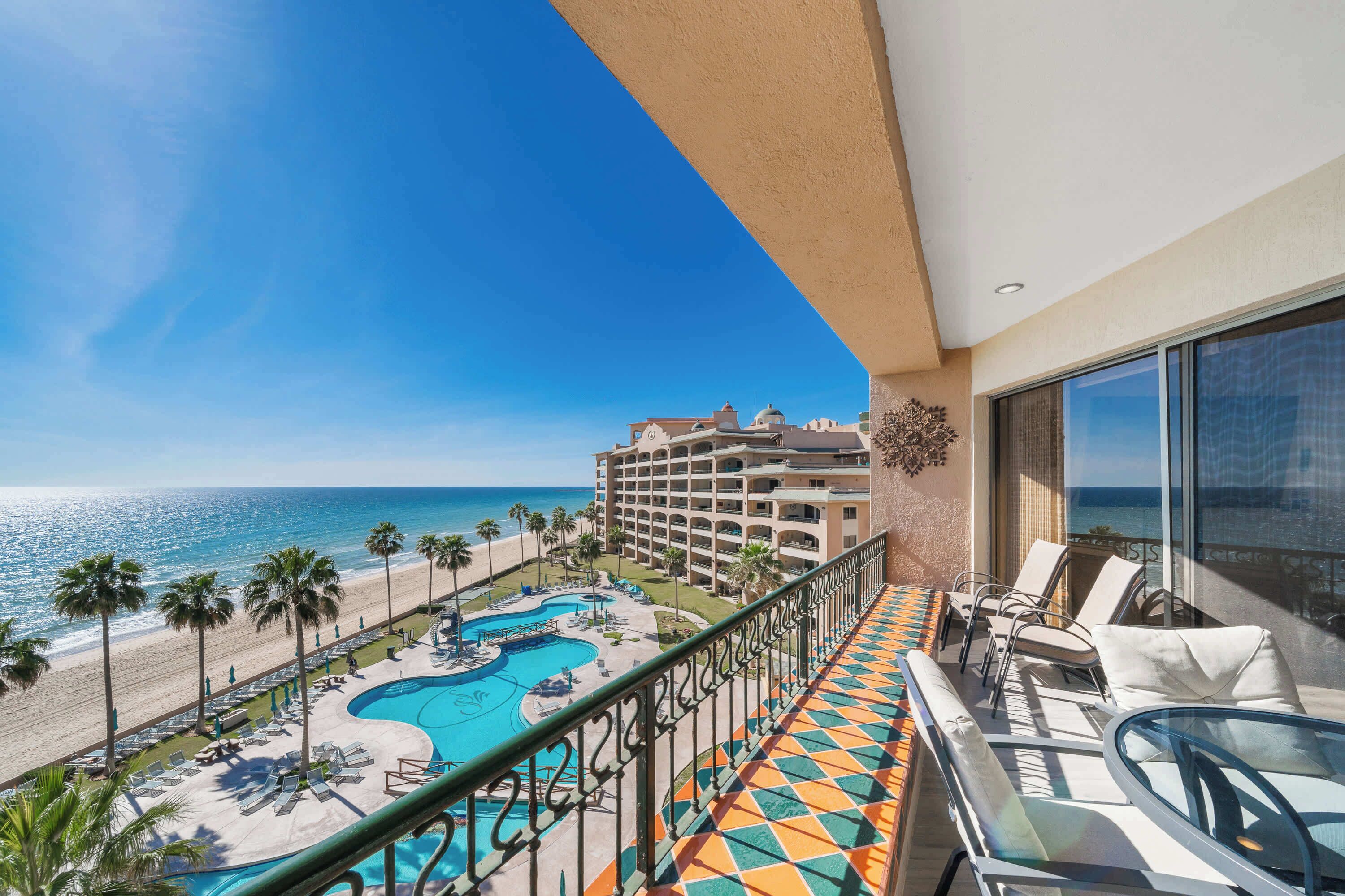 3 outdoor pools, free pool cabanas, pool umbrellas