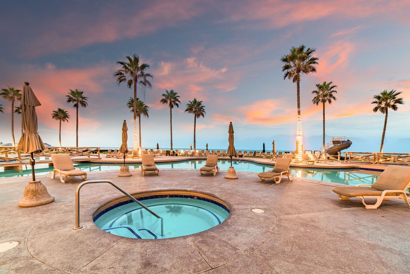 3 outdoor pools, free pool cabanas, pool umbrellas